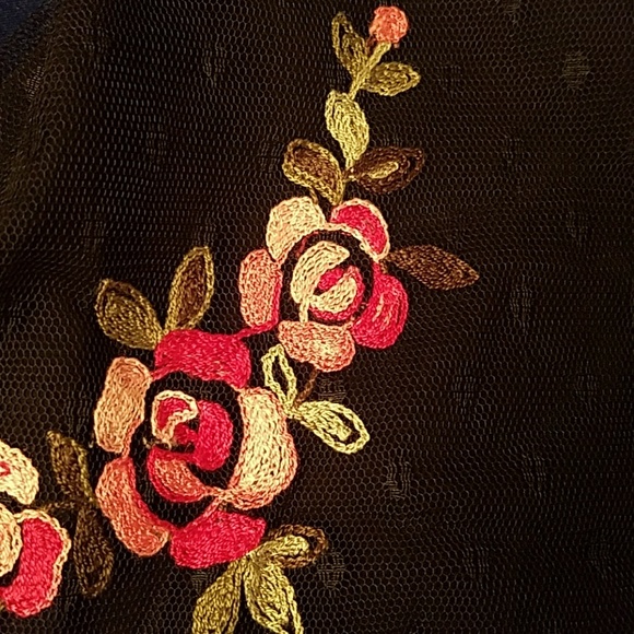 PARIS PURCHASE-Black lace dress with roses-NWT - Picture 8 of 8